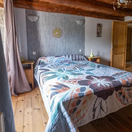 Hébergement de vacances De France 11 Personnes Au Teil Albaret-le-Comtal
